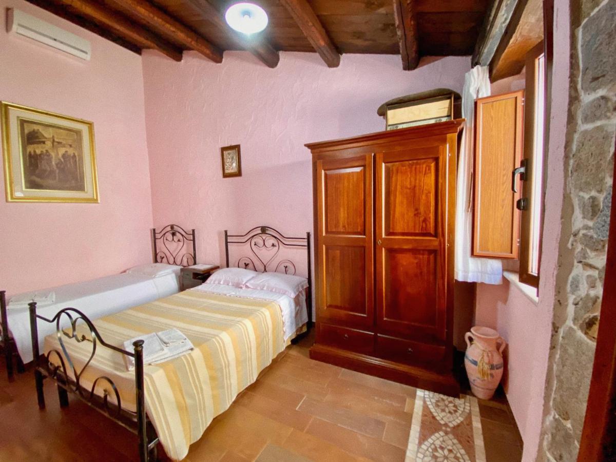 Domos Antigas Bed & Breakfast Bottidda Exterior photo